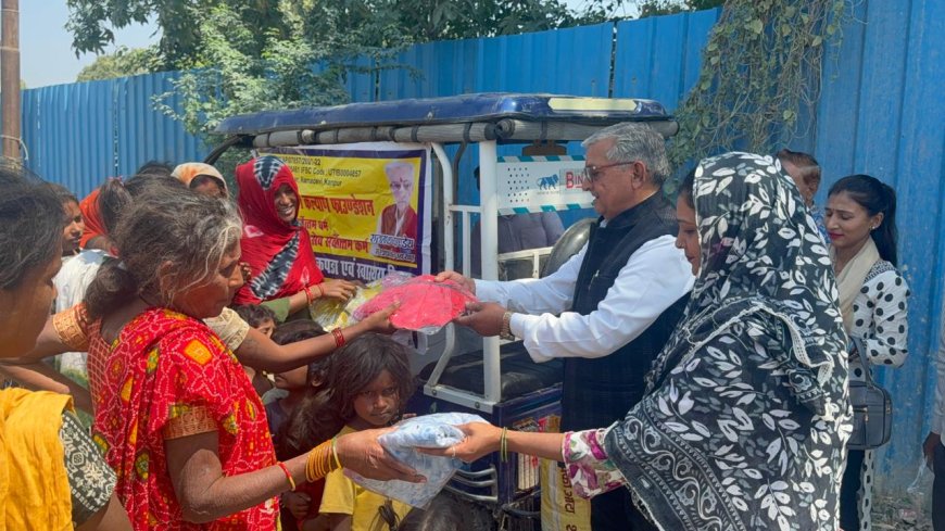 गरीब जन कल्याण फाउंडेशन के द्वारा बस्तियों में वितरित हुए वस्त्र