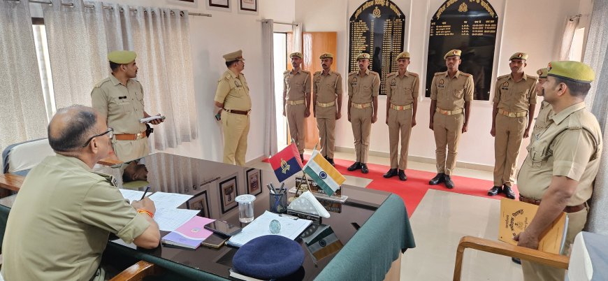 पुलिस अधीक्षक चित्रकूट द्वारा आधारभूत प्रशिक्षण प्राप्त कर रहे रिक्रूट आरक्षियों का साक्षात्कार लिया गया।