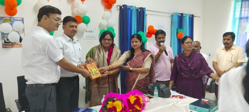 सेवानिवृत्त पुस्तकालय अध्यक्ष डॉ. पूनम सिंह को भावभीनी विदाई, निर्मला श्रीवास्तव का हुआ स्वागत