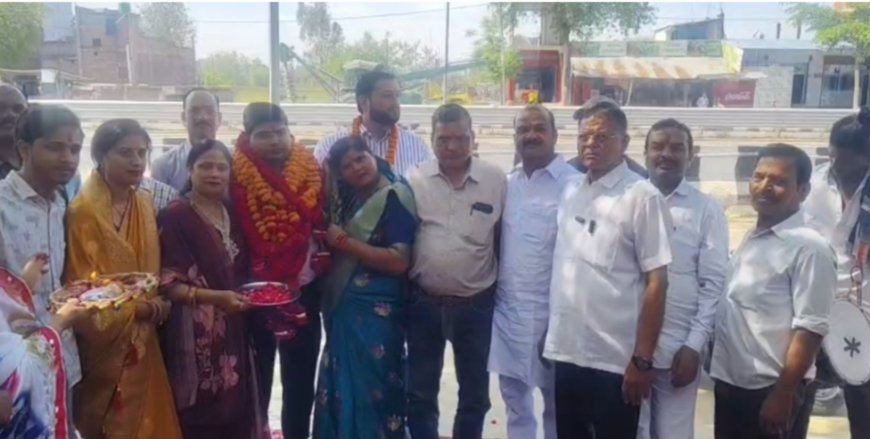 बीडीओ पद पर चयनित नीरज जायसवाल का भव्य स्वागत