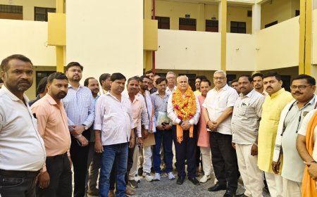 क्षेत्र के सीतादेवी पी जी कालेज में भाजपा कार्यकर्ताओं की बैठक हुई