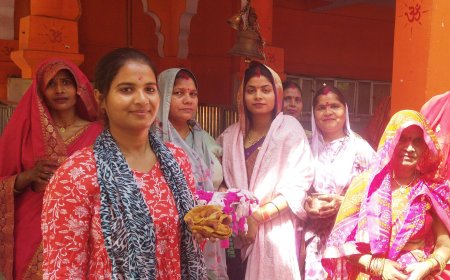 रनिया में आस्था और परंपरा का संगम, आशा दूज पर महिलाओं ने की मां कांखिया देवी में पूजा