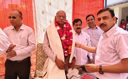 सेवानिवृत्त शिक्षक कृष्ण मुरारी मिश्रा को भावभीनी विदाई