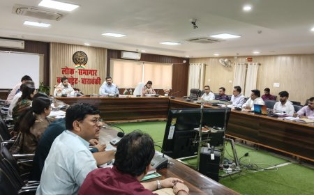 नगर विकास कार्यों की समीक्षा में डीएम सख्त, लापरवाही पर जताई नाराजगी