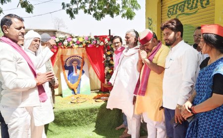 सपा के आव्हान पर सेक्टर स्तर पर धूमधाम से मनी डॉ. भीमराव अंबेडकर जयंती