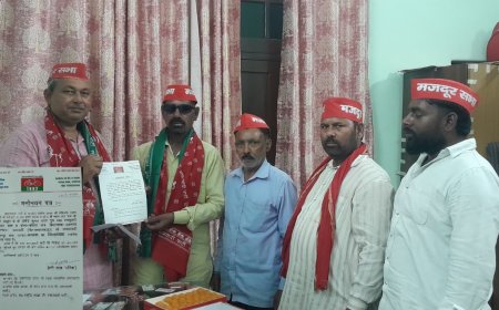 सपा प्रमुख अखिलेश यादव की स्वीकृति पर एंव प्रदेश अध्यक्ष श्याम लाल पाल की संस्तुति पर समाजवादी मजदूर सभा के प्रदेश अध्यक्ष धनीलाल श्रमिक ने वरिष्ठ सपा नेता प्रमोद कुमार रावत नन्हा को मजदूर सभा बाराबंकी का जिलाध्यक्ष मनोनीत किया है