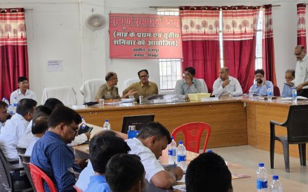 जिलाधिकारी एवं पुलिस अधीक्षक चित्रकूट की अध्यक्षता में तहसील राजापुर में सम्पूर्ण समाधान दिवस का आयोजन किया गया