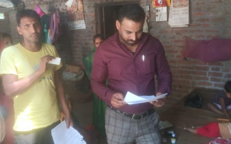 चौखण्डी गांव में दिमाग के बुखार से ग्रसित 14माह के बच्चे का उच्च स्तरीय के जी एम यू, डाॅ राम मनोहर लोहिया,अथवा पी जी आई में भर्ती करवा कर उपचार करवाने की सलाह सी एच सी सिरौलीगौसपुर के अधीक्षक डॉ आरिफ सिद्दीकी ने दी