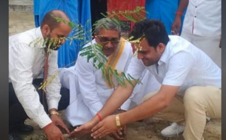 वृक्ष पृथ्वी के अस्तित्व के लिए अनिवार्य :  डॉ. अमरेंद्र भूषण पाण्डेय