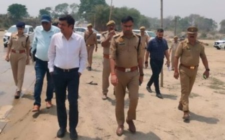 थाना समाधान दिवस में डीएम-एसपी ने सुनीं फरियादें, पीपा पुल व संजय सेतु का किया निरीक्षण