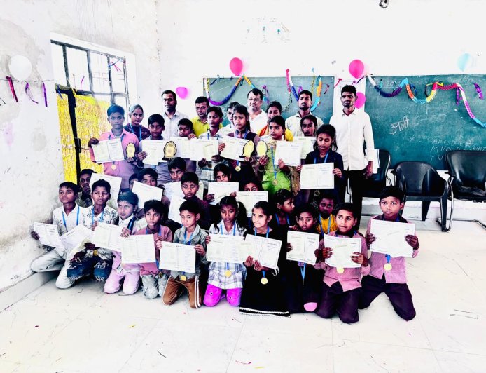 वार्षिक परीक्षाफल व पुरस्कार वितरण समारोह सम्पन्न, मेधावी छात्र-छात्राएं हुए सम्मानित