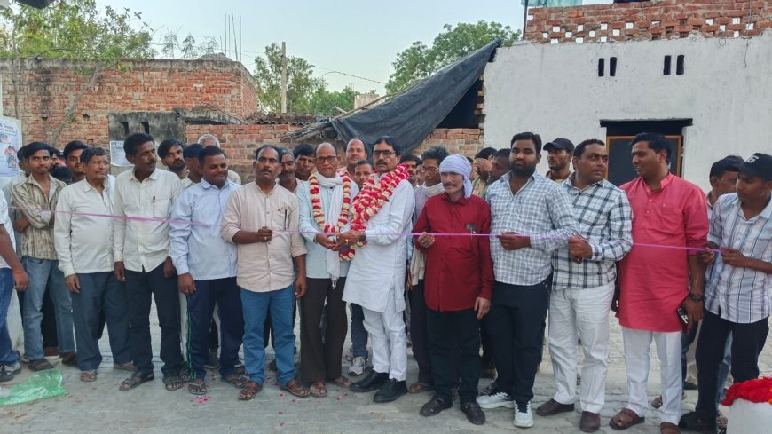 विधायक निधि से बनी सड़कों का ग्रामीणों से कराया उद्घाटन