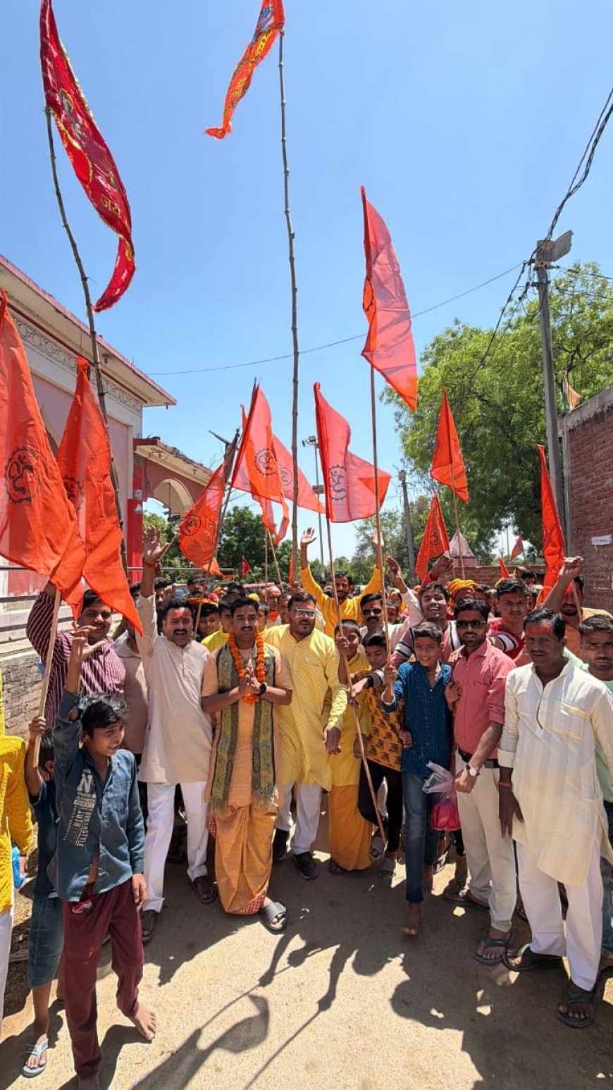 श्री रामकथा महायज्ञ से पूर्व निकली भव्य कलश यात्रा