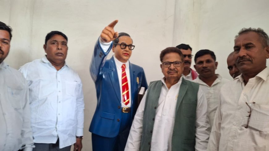 बड्डूपुर में आंबेडकर प्रतिमा खंडित मिलने से हड़कंप, नई प्रतिमा स्थापित