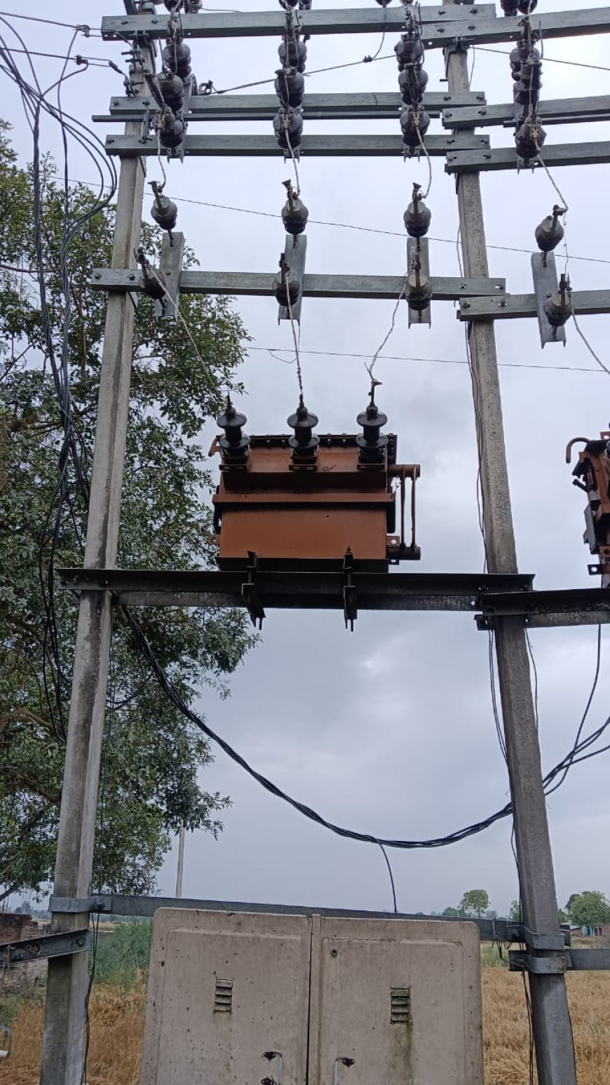 5 दिन से जला ट्रांसफार्मर, अंधेरे में डूबा खुज्जी गांव