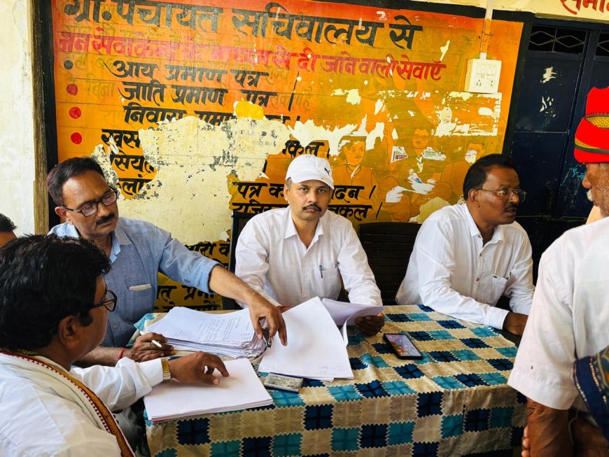 अरछा बरेठी में लगी चकबंदी चौपाल, मौके पर ही कई समस्याओं का हुआ समाधान