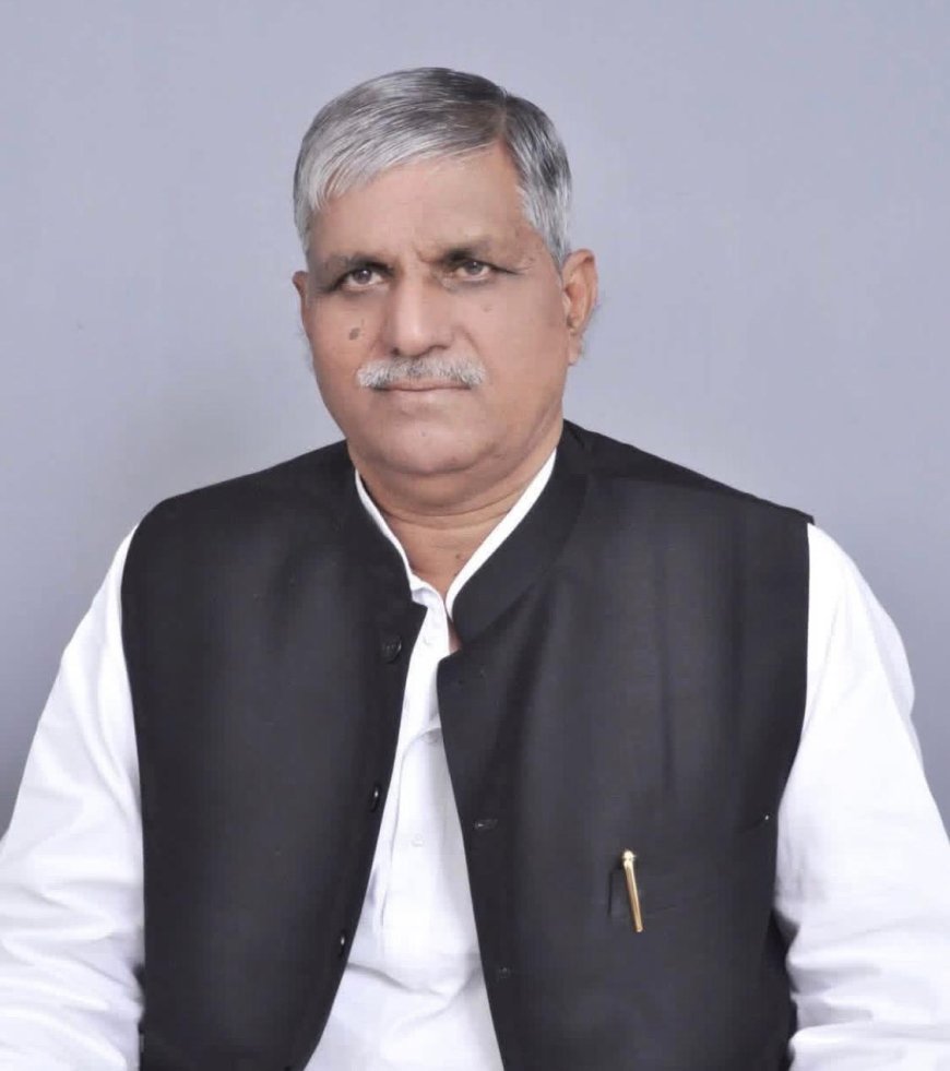 सपा जिलाध्यक्ष राम निहोर यादव ने सुरेश सिंह कुशवहा के खिलाफ कोतवाली में पत्र देकर कार्रवाई की मांग