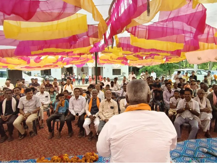 तिवारीपुर में नई सड़क निर्माण का शिलान्यास, ग्रामीणों को मिलेगा लाभ