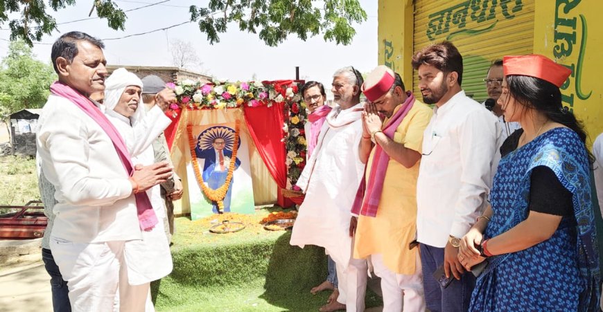 सपा के आव्हान पर सेक्टर स्तर पर धूमधाम से मनी डॉ. भीमराव अंबेडकर जयंती