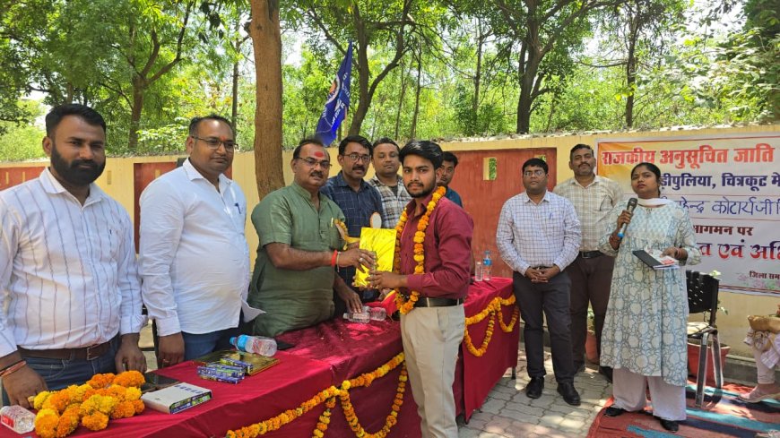 राजकीय अनुसूचित जाति छात्रावास के नवप्रवेशी छात्रों का भाजपा जिला अध्यक्ष ने किया सम्मान