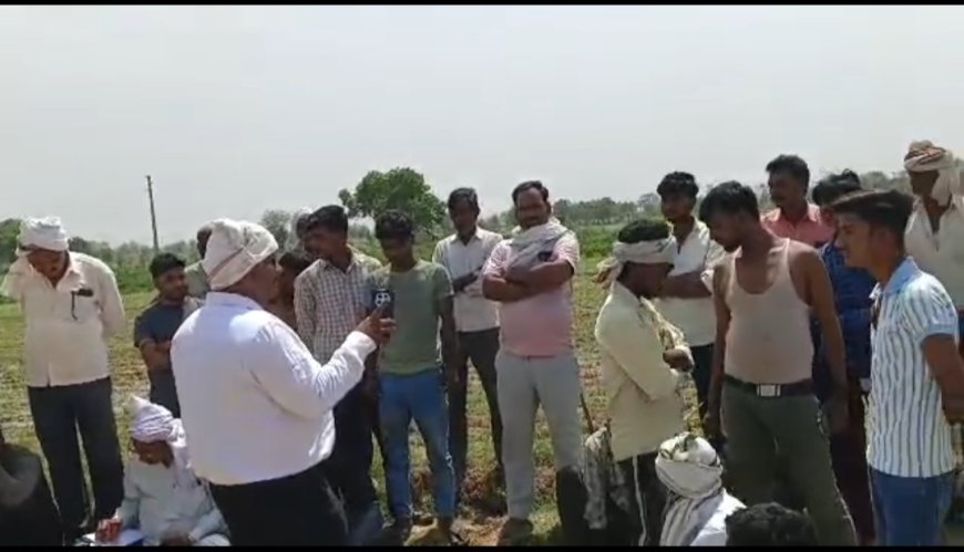 भूमि की पैमाइश करने पहुँचे चकबंदी अधिकारियों को पिंडोल के गामीणों ने विरोध प्रदर्शन कर टीम को बापस भेजा तहसील