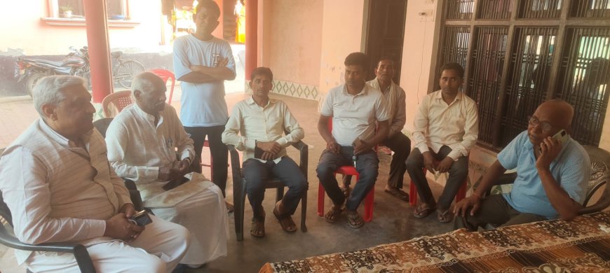 एस सी एस टी आयोग के अध्यक्ष वैजनाथ रावत, पूर्व विधान परिषद सदस्य हरगोविंद सिंह कस्बा सैदनपुर के राजेंद्र यादव के बेटे की सडक दुर्घटना में हुई मौत पर दुःख ब्यक्त किया