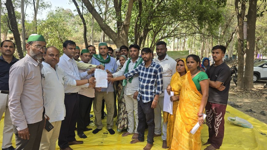 गन्ना संस्थान परिसर में किसानों का धरना, 8 सूत्रीय मांग पत्र सौंपा