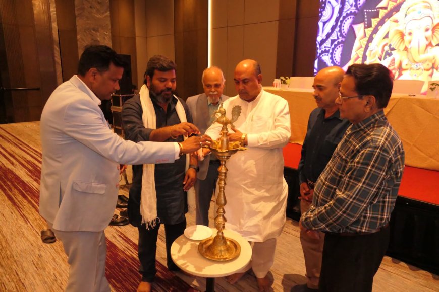 गोरखपुर में Way To University का सेमिनार आयोजित, छात्रों को करियर गाइडेंस दी गई