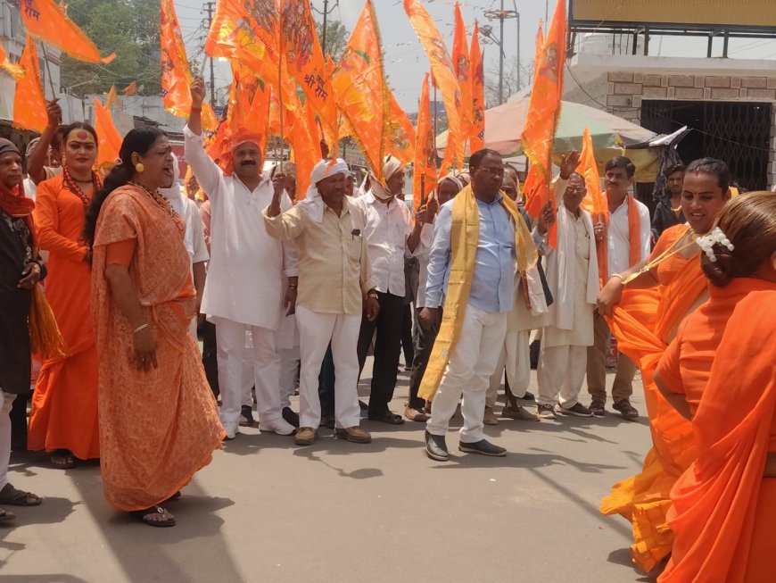 ओबरा में विश्व हिंदू महासंघ की भव्य शोभायात्रा