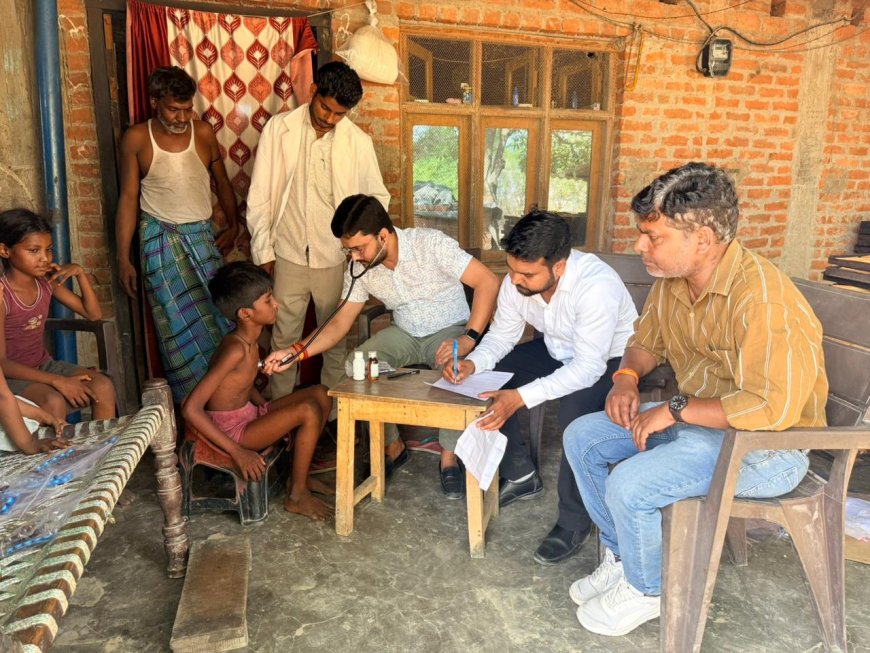 सिरौलीगौसपुर तहसील क्षेत्र के मुस्काबाद गांव में 4 बच्चों को चिकन पाक्स सी एच सी सिरौलीगौसपुर की टीम पंहुच कर उपचार किया