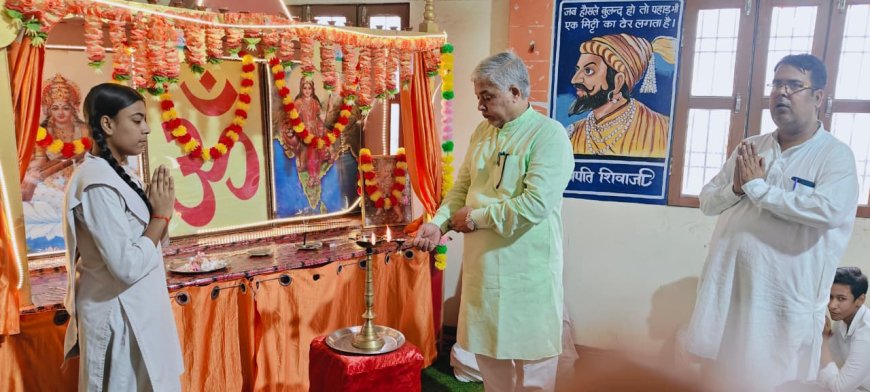 गोरखपुर के सरस्वती शिशु मंदिर में हर्षोल्लास से मनाई गई महात्मा बुद्ध जयंती