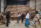 उपजिलाधिकारी अनिल कुमार सरोज टीम के साथ आधा दर्जन प्रायवेट बांडो और गोदामों का औचक निरीक्षण किया