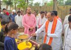 दूसरे बड़ा मंगल पर जगह-जगह लगे भंडारे के पंडाल