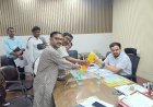 उ०प्र० उद्योग व्यापार संगठन ने जिलाधिकारी के माध्यम से राज्यपाल को पत्रक सौंपा