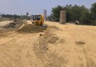 प्राइवेट भूमि धारक किसानों को अब तक नहीं मिला मुआवजा, सर्विस रोड निर्माण में आ रही बाधा