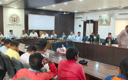 अंतर्राष्ट्रीय श्रमिक दिवस के अवसर पर कलेक्ट्रेट सभागार, चित्रकूट में एक गरिमामय कार्यक्रम का आयोजन किया गया।