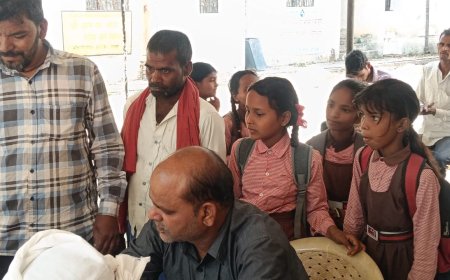 कम्पोजिट विद्यालय सिरौलीगौसपुर के अध्यापकों की शिकायत की गयी