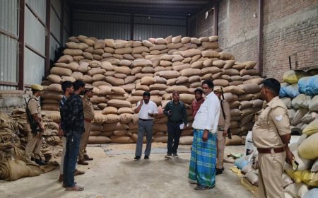 उपजिलाधिकारी अनिल कुमार सरोज टीम के साथ आधा दर्जन प्रायवेट बांडो और गोदामों का औचक निरीक्षण किया