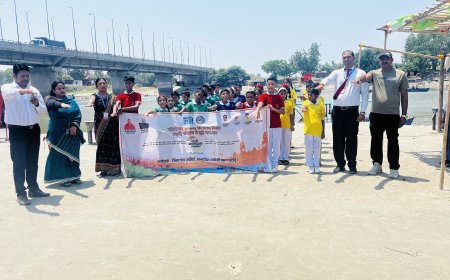 फ्यूचर लीडर्स स्कूल के विद्यार्थियों ने ‘स्वच्छ गंगा’ अभियान के तहत कछला गंगा घाट पर की सफाई