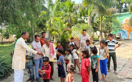 प्राथमिक विद्यालय गहरेला में किसान नेता स्वर्गीय मुकेश सिंह की 7वीं पुण्यतिथि पर प्रधान राम प्रताप वर्मा ने बच्चों को कापी पेन पेंसिल तथा अध्यापकों को पेन बितरित किया