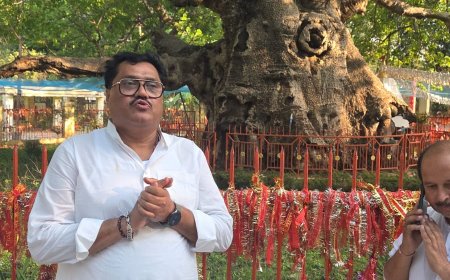 लोक जनशक्ति पार्टी के प्रदेश प्रभारी गोरख नाथ दुबे के साथ विहार के प्रदेश महासचिव पंकज पांडेय ने पारिजात धाम बरोलिया में दर्शन पूजन कर विश्वमानव कल्यांण की कामना किया