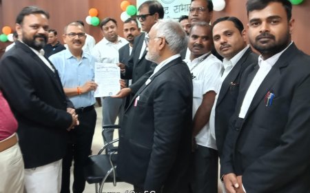 लखनऊ में अधिवक्ताओं पर हुवे लाठीचार्ज पर जिला संघर्ष समिति गाजीपुर के अधिवक्ताओं में आक्रोश