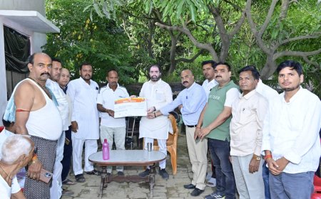 सरयू में डूबे युवक के परिजनों से मिले राज्यमंत्री, बंधाया ढांढस