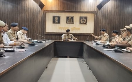 पुलिस अधीक्षक चित्रकूट की अध्यक्षता में राघव प्रेक्षागार पुलिस कार्यालय में अपराध समीक्षा गोष्ठी का आयोजन किया गया