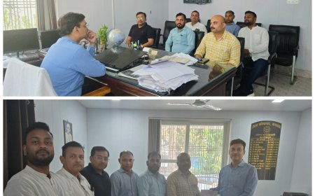 उत्तर प्रदेशीय प्राथमिक शिक्षक संघ की जिला कार्यकारिणी ने वित्त एंव लेखाधिकारी बेसिक शिक्षा परिषद को ज्ञापन सौंपा