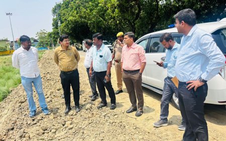गोरखपुर में दो रेल उपरिगामी सेतुओं के निर्माण कार्य का निरीक्षण, अधिकारियों ने दिए सुरक्षा निर्देश