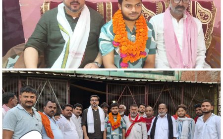 इण्टर मीडिएट सी बी एस ई परीक्षा में जिला टापर तन्मय शाहू के आवास पर सांसद तनुज पुनिया पंहुच कर हार्दिक शुभकामनाएं देते हुए उज्ज्वल भविष्य की कामना किया