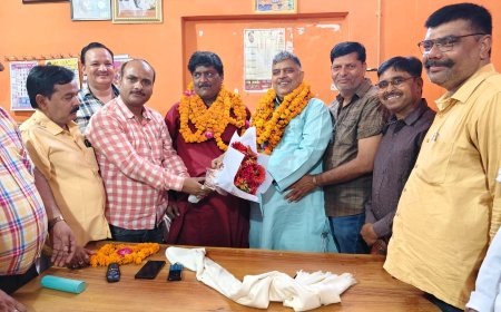 पीईएस संवर्ग में पदोन्नति पर खंड शिक्षा अधिकारी राम प्रताप सिंह का हुआ भव्य स्वागत
