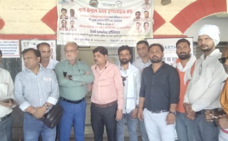 ललितपुर रेलवे स्टेशन पर लगाया गया नि शुल्क स्वास्थ्य शिविर