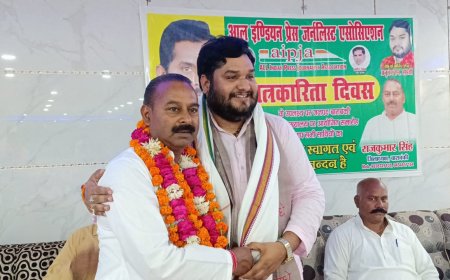 हिंदी पत्रकारिता दिवस पर पत्रकारों का हुआ भव्य सम्मान, कलम के सिपाहियों को मिला गौरव का सम्मान